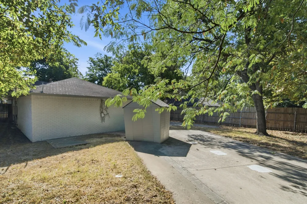 3423 Boulder Drive Dallas, TX 75233