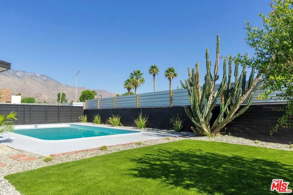 4325 E Calle De Carlos Palm Springs, CA 92264