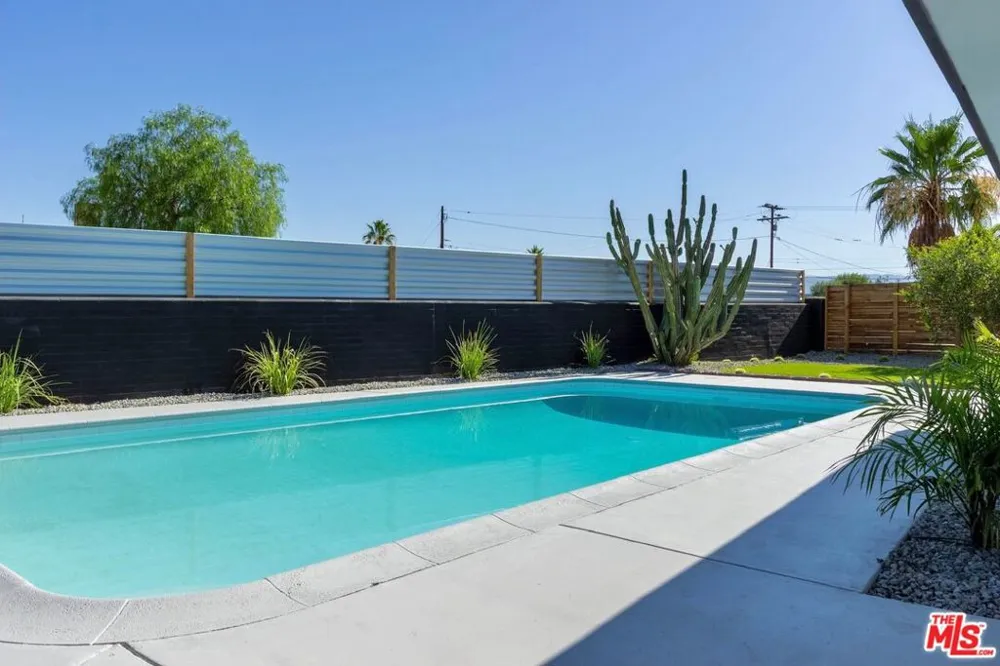 4325 E Calle De Carlos Palm Springs, CA 92264