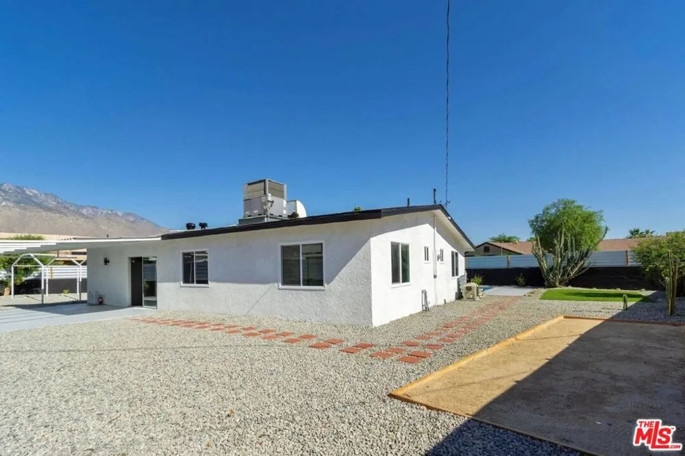 4325 E Calle De Carlos Palm Springs, CA 92264
