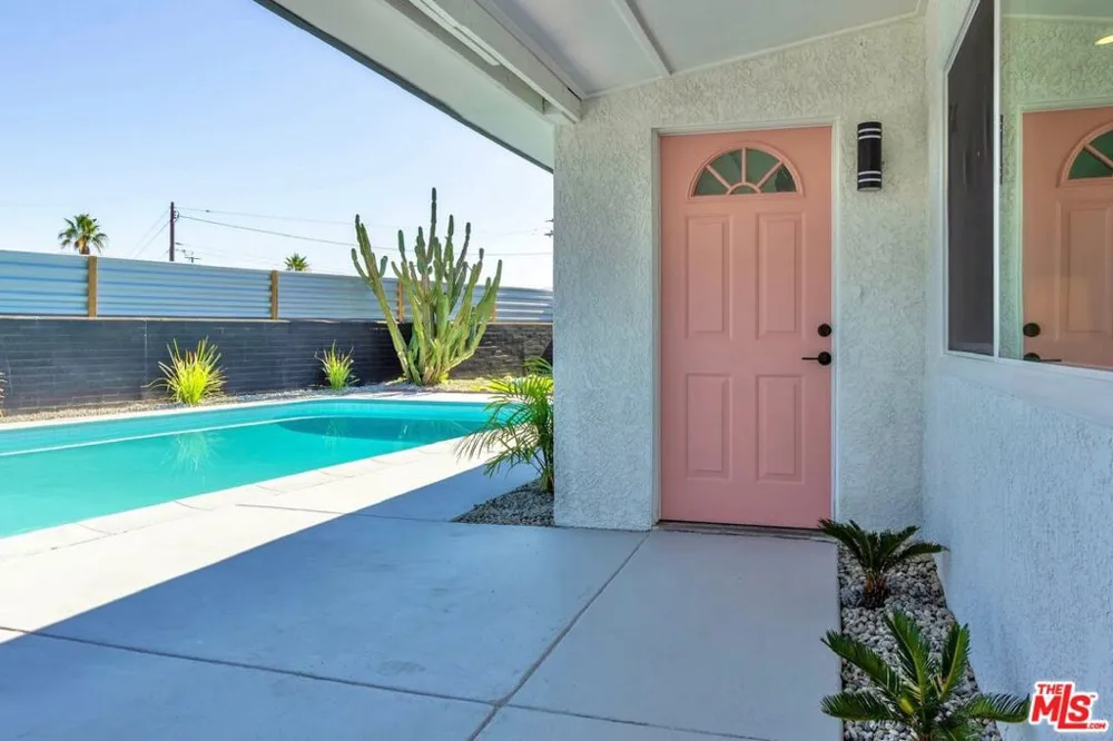 4325 E Calle De Carlos Palm Springs, CA 92264