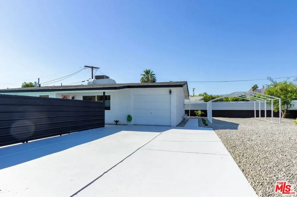 4325 E Calle De Carlos Palm Springs, CA 92264