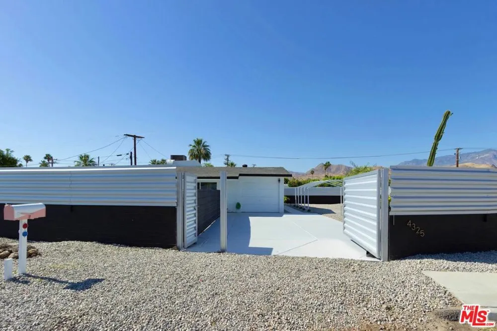 4325 E Calle De Carlos Palm Springs, CA 92264