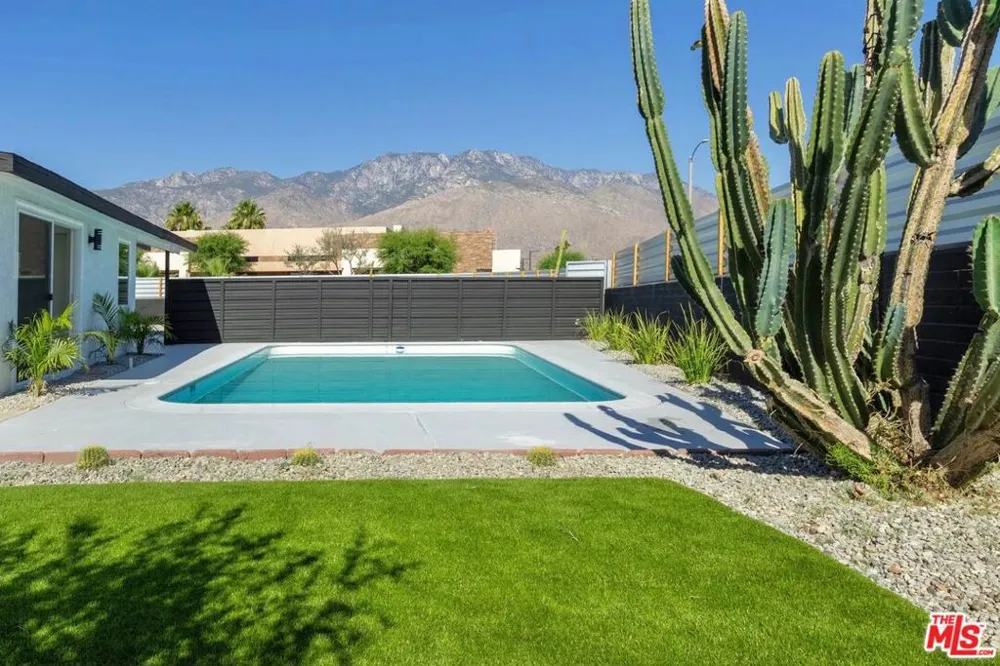 4325 E Calle De Carlos Palm Springs, CA 92264