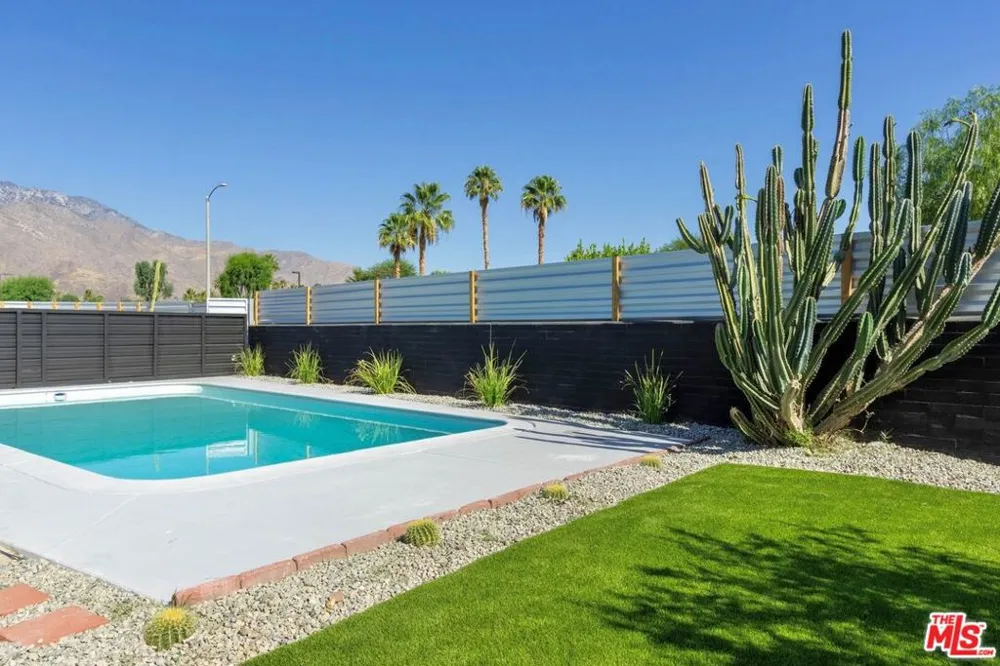 4325 E Calle De Carlos Palm Springs, CA 92264