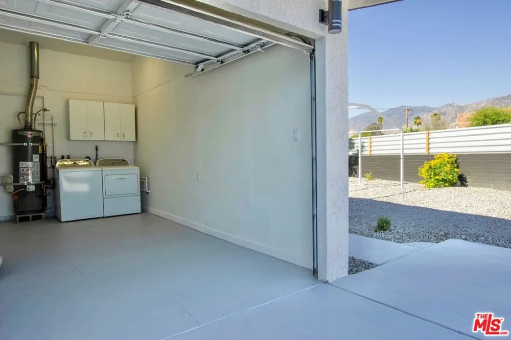 4325 E Calle De Carlos Palm Springs, CA 92264