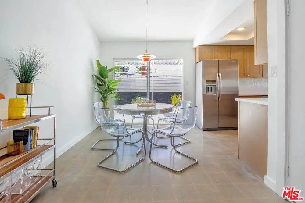 4325 E Calle De Carlos Palm Springs, CA 92264