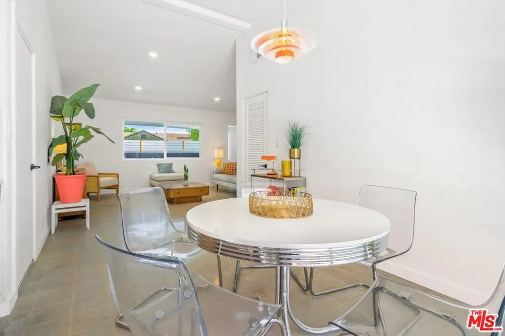 4325 E Calle De Carlos Palm Springs, CA 92264