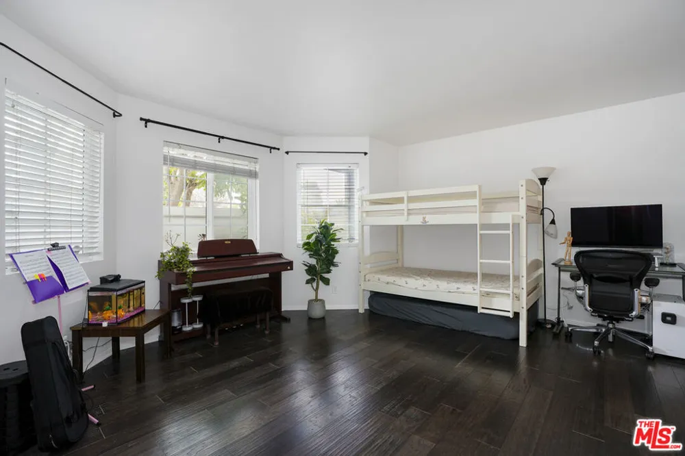 2003 Artesia Boulevard #105 Torrance, CA 90504