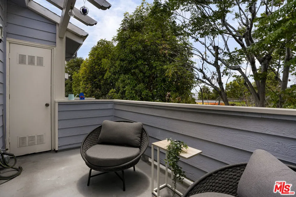 2003 Artesia Boulevard #105 Torrance, CA 90504