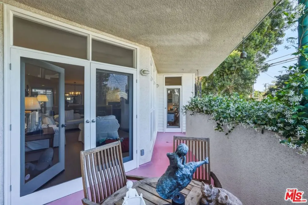 2115 3rd Street #102 Santa Monica, CA 90405