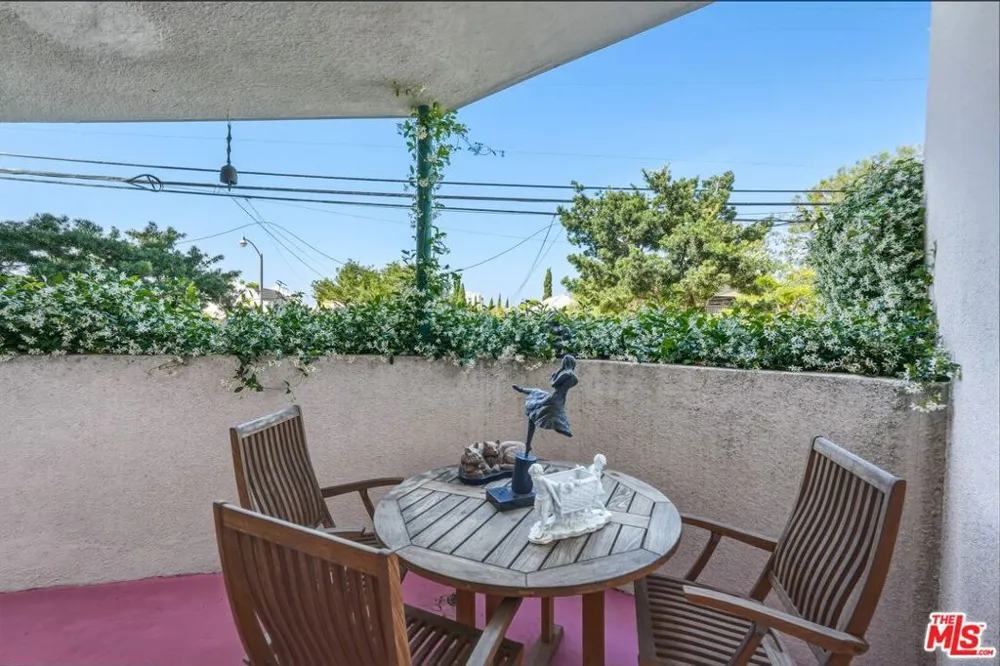 2115 3rd Street #102 Santa Monica, CA 90405