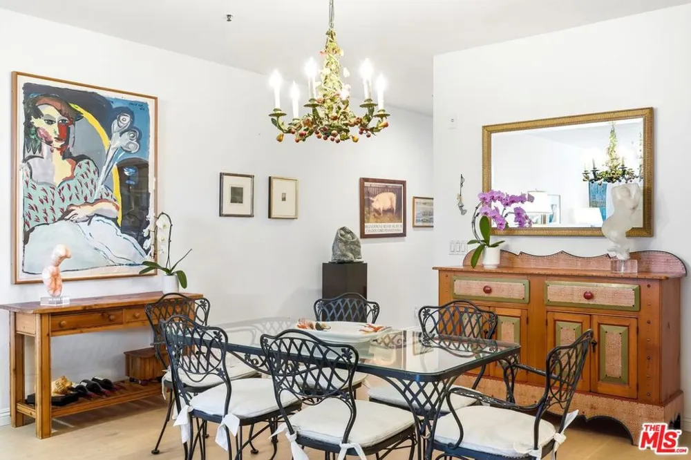 2115 3rd Street #102 Santa Monica, CA 90405