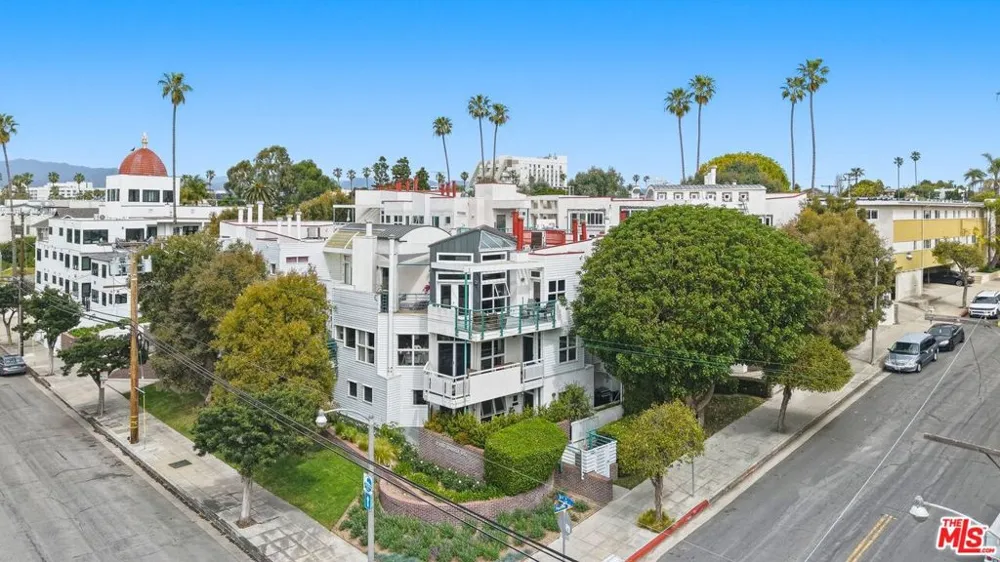2115 3rd Street #102 Santa Monica, CA 90405