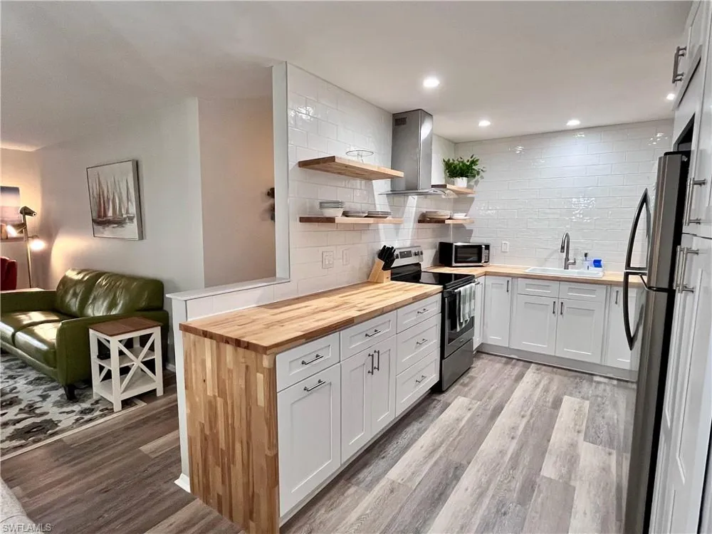 186 Harrison Road #H4 Naples, FL 34112