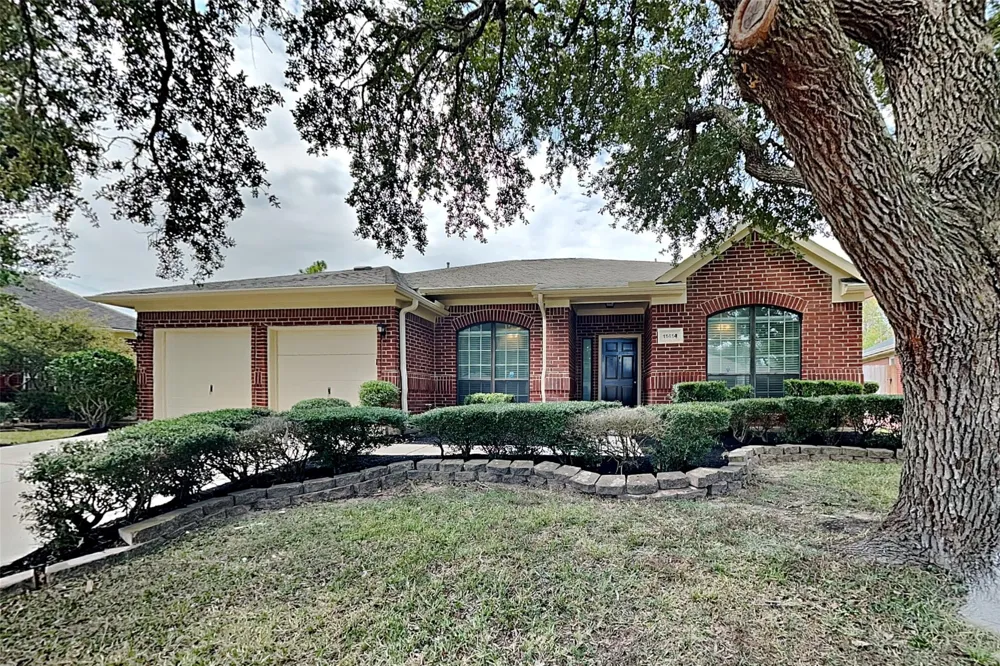 11414 Oak Lake Glen Circle Sugar Land, TX 77498