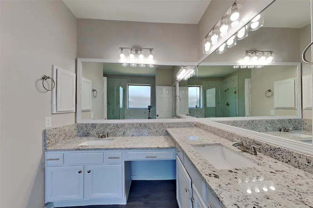 11414 Oak Lake Glen Circle Sugar Land, TX 77498