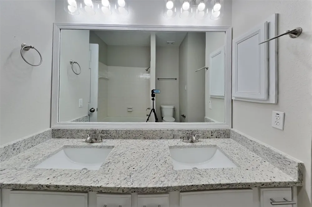11414 Oak Lake Glen Circle Sugar Land, TX 77498