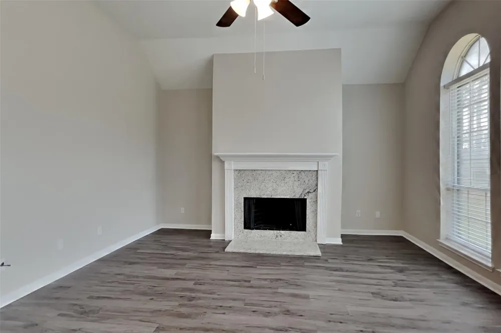 11414 Oak Lake Glen Circle Sugar Land, TX 77498