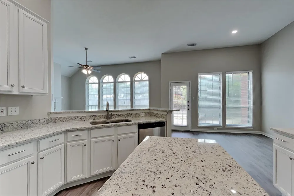 11414 Oak Lake Glen Circle Sugar Land, TX 77498