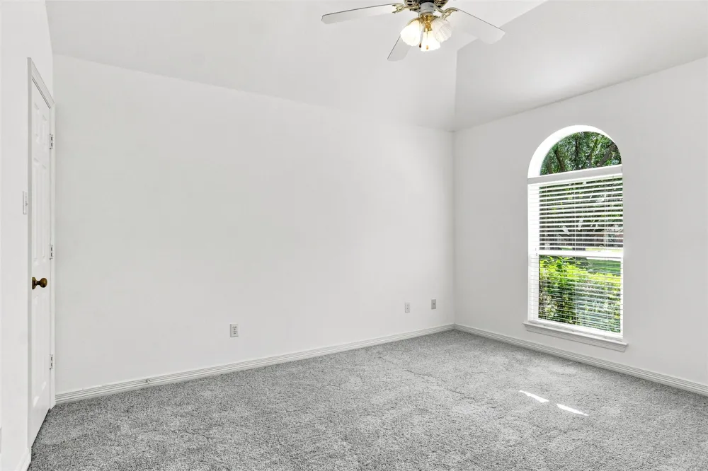 1605 Green Tree Drive Hurst, TX 76054
