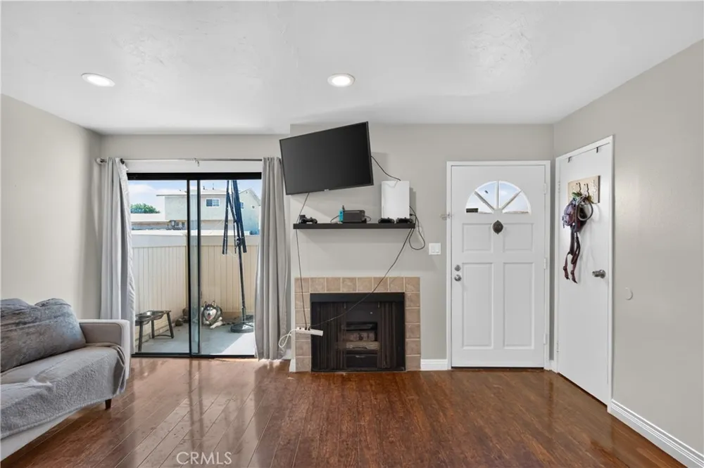 20963 E Covina #B Covina, CA 91724