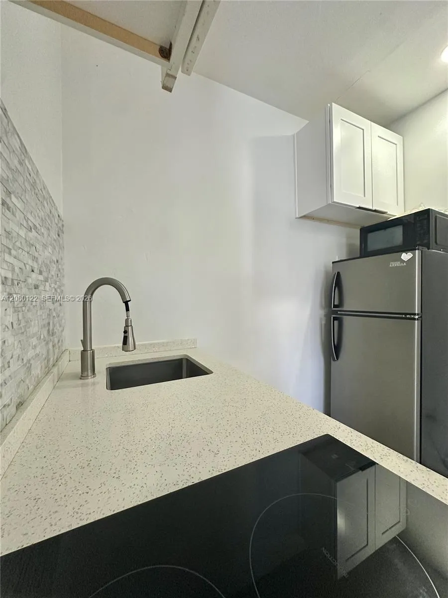 415 75th St #2A Miami Beach, FL 33141