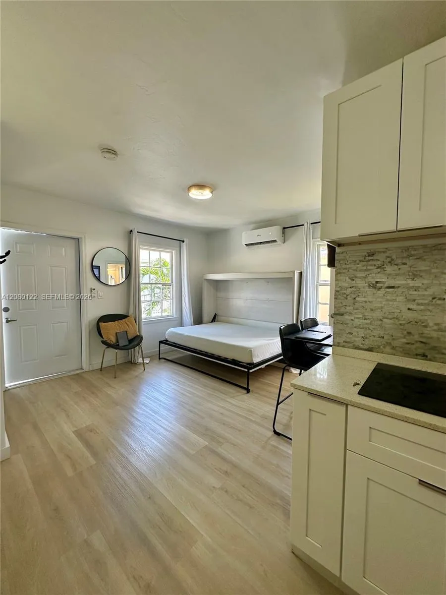 415 75th St #2A Miami Beach, FL 33141