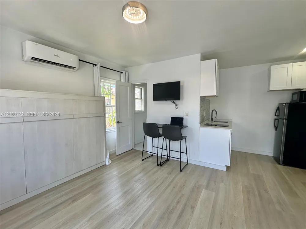 415 75th St #2A Miami Beach, FL 33141