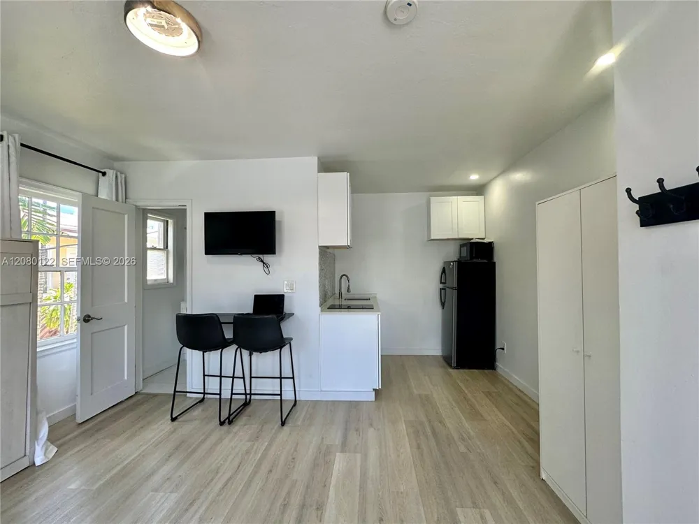 415 75th St #2A Miami Beach, FL 33141