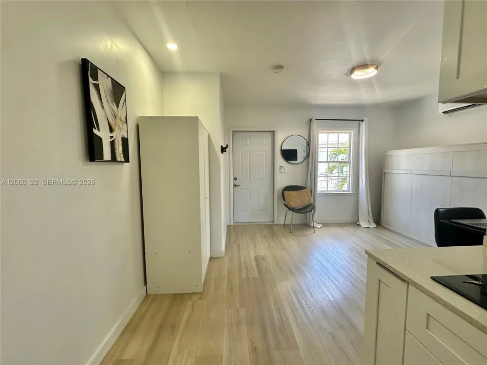 415 75th St #2A Miami Beach, FL 33141
