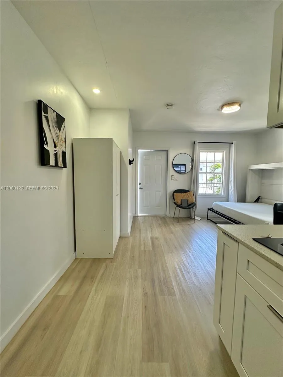 415 75th St #2A Miami Beach, FL 33141