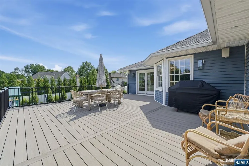 6 Dahl Drive Montville Township, NJ 07045