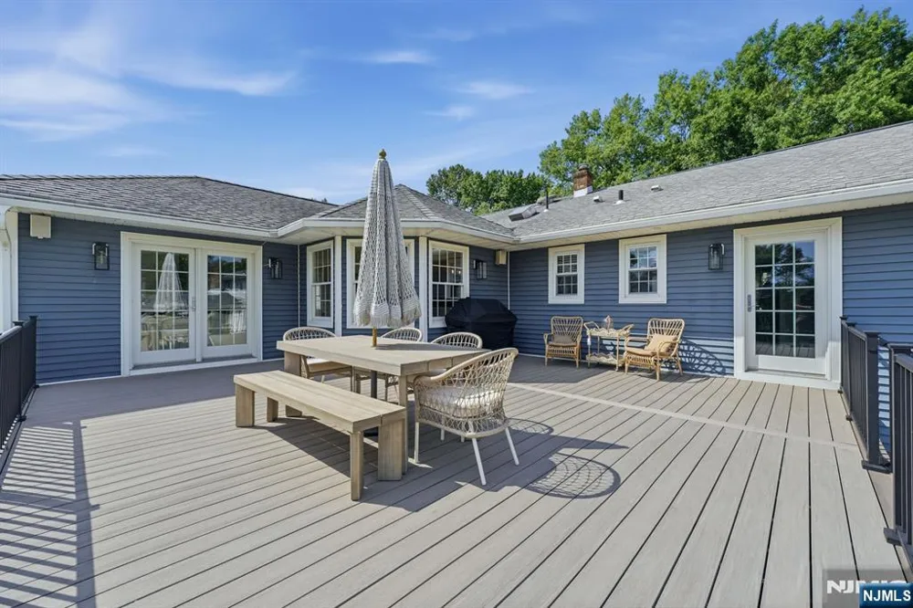 6 Dahl Drive Montville Township, NJ 07045