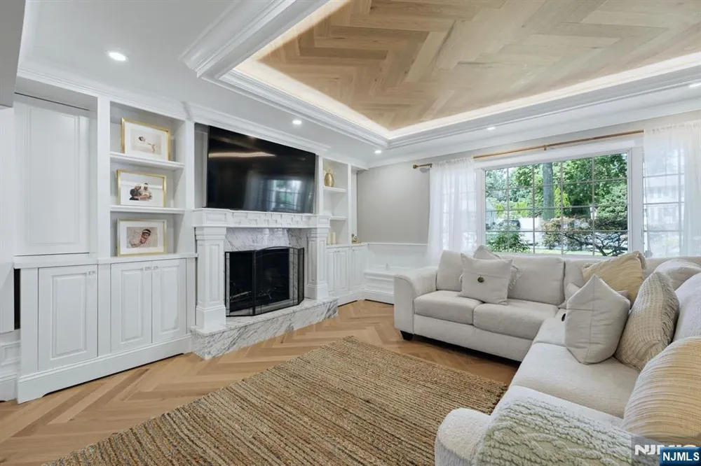 6 Dahl Drive Montville Township, NJ 07045