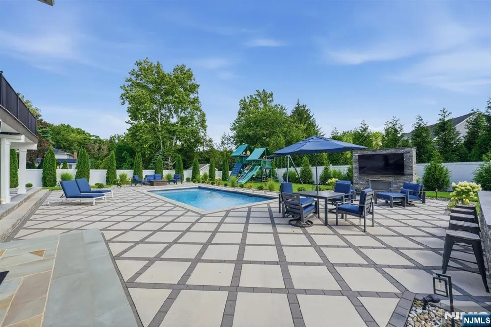 6 Dahl Drive Montville Township, NJ 07045