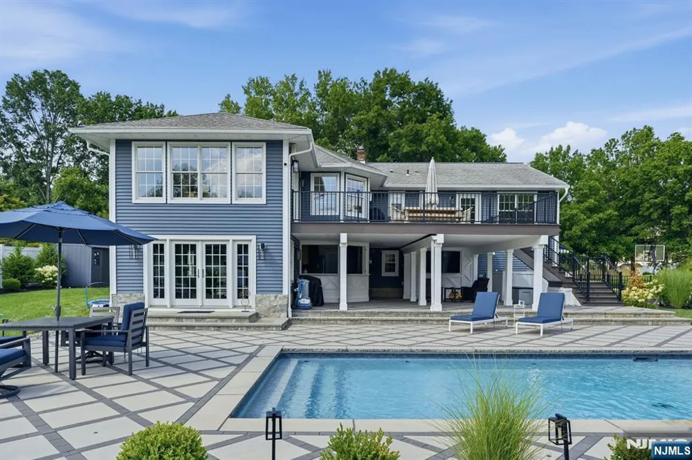 6 Dahl Drive Montville Township, NJ 07045