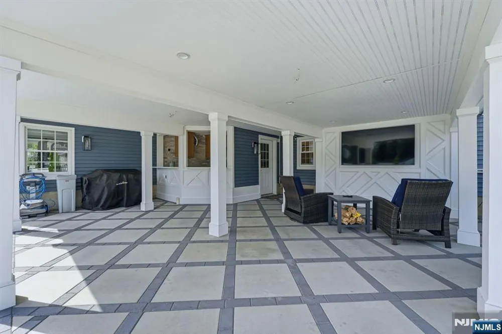 6 Dahl Drive Montville Township, NJ 07045