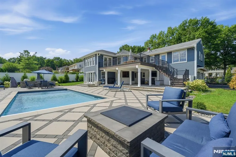 6 Dahl Drive Montville Township, NJ 07045