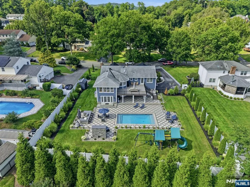 6 Dahl Drive Montville Township, NJ 07045