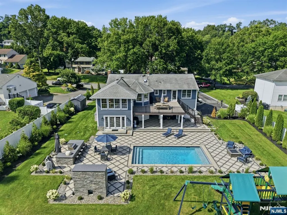 6 Dahl Drive Montville Township, NJ 07045