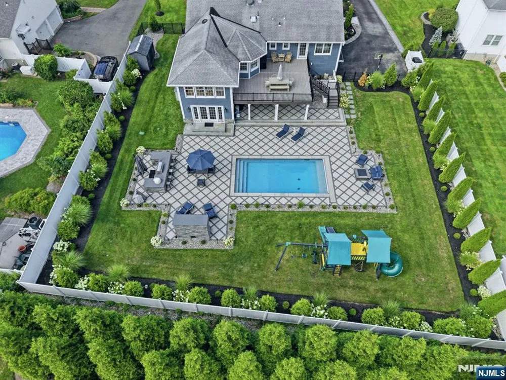 6 Dahl Drive Montville Township, NJ 07045