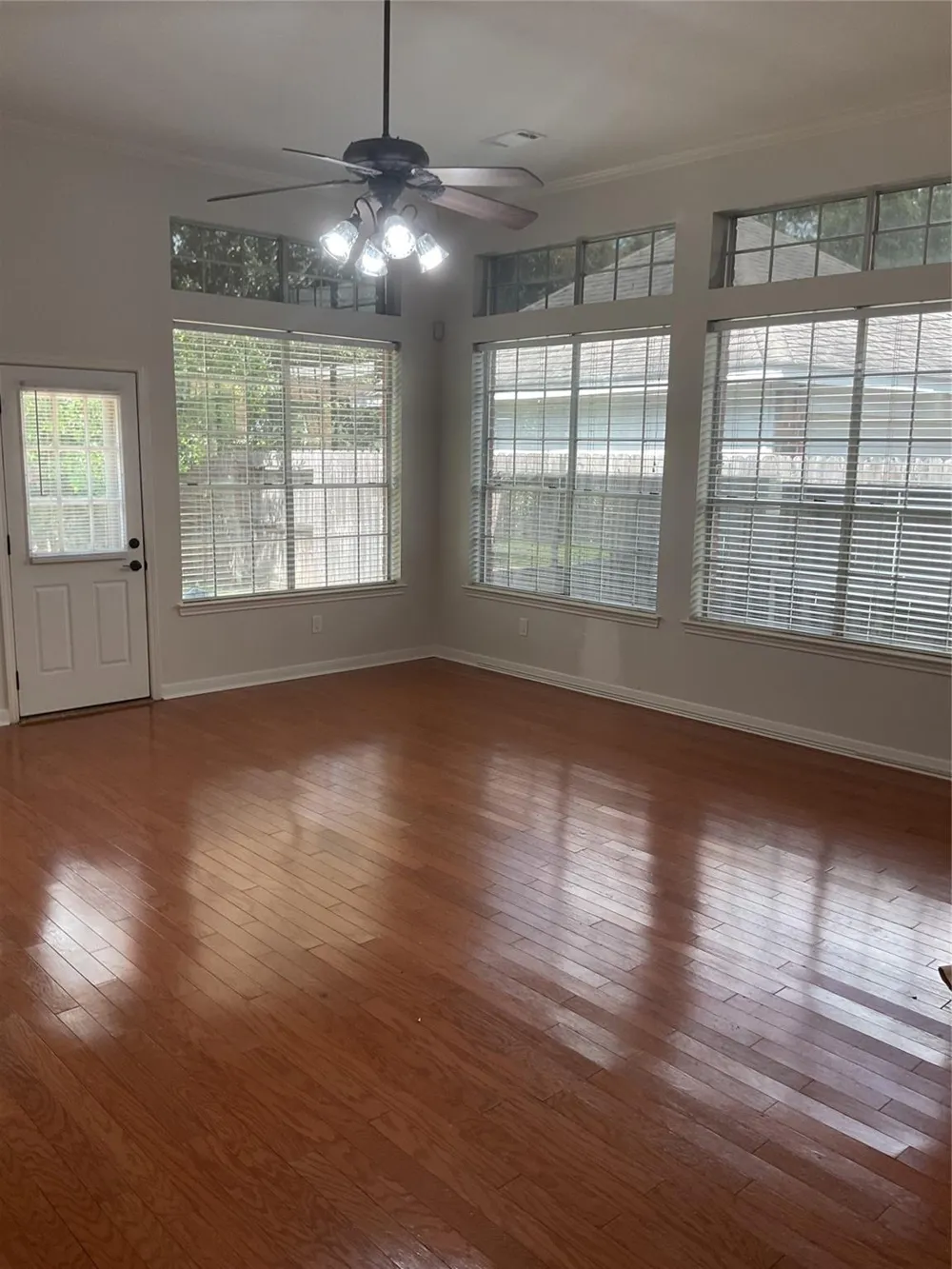 12110 Shadowpoint Drive Houston, TX 77082