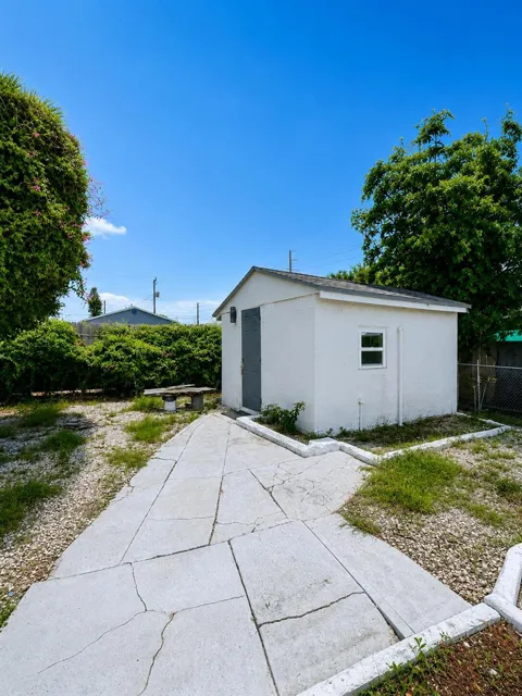 173 W 16TH STREET