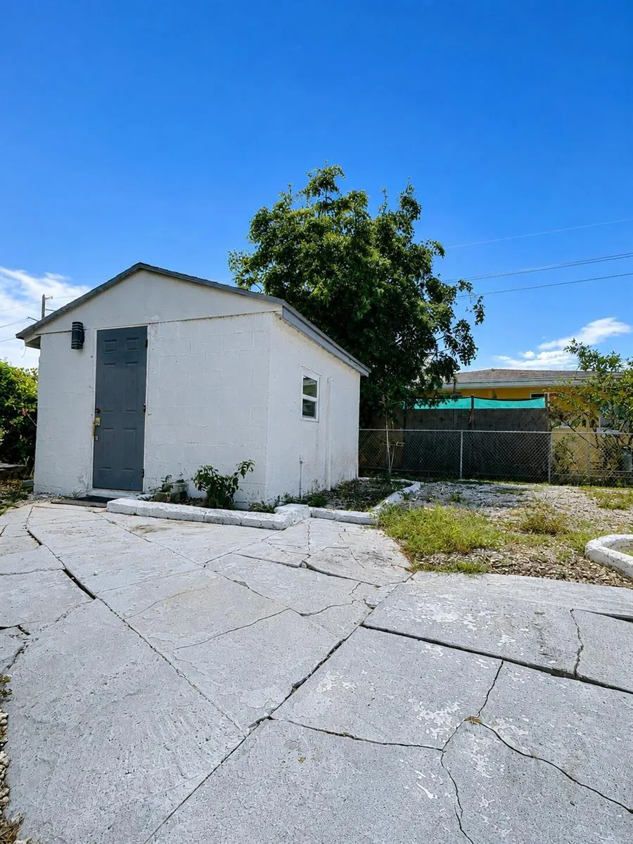173 W 16TH STREET Riviera Beach, FL 33404