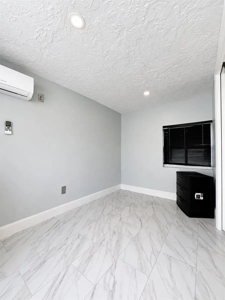 173 W 16TH STREET Riviera Beach, FL 33404