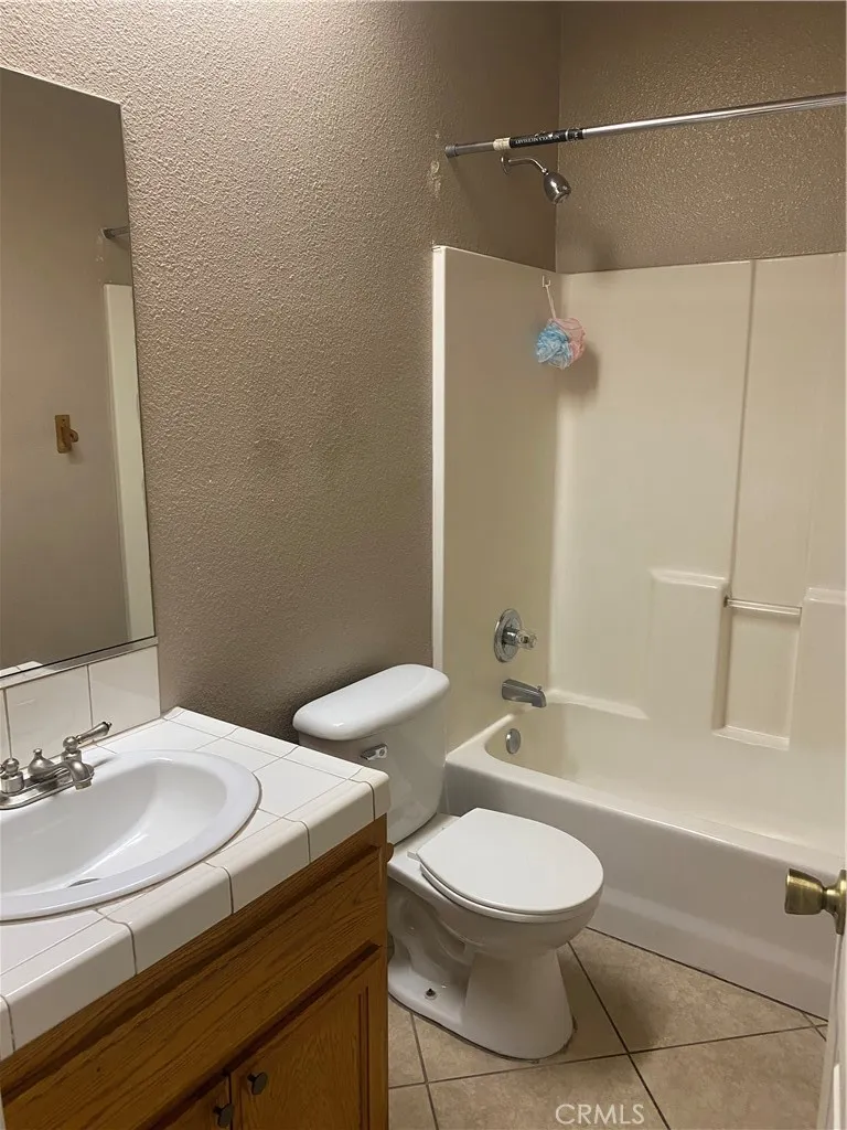 13700 El Cajon Desert Hot Springs, CA 92240