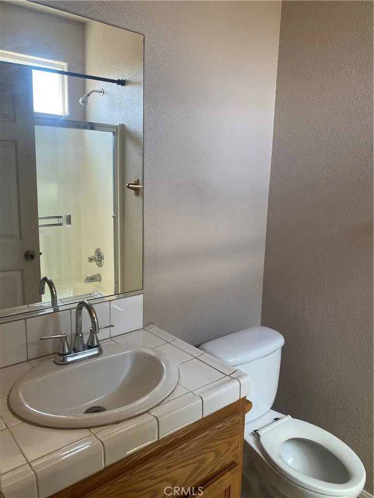 13700 El Cajon Desert Hot Springs, CA 92240