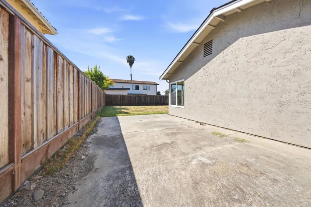 8183 Pebble Beach Avenue Newark, CA 94560