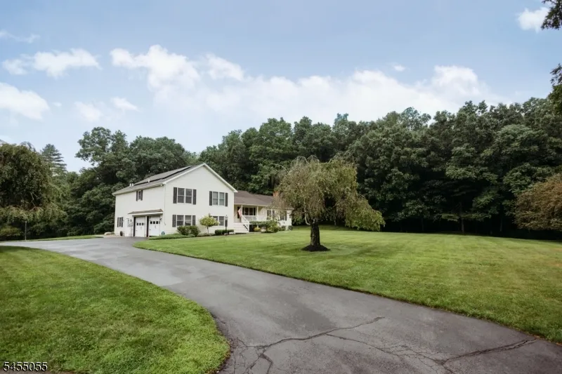 7 Twin Pond Rd Montague, NJ 07827